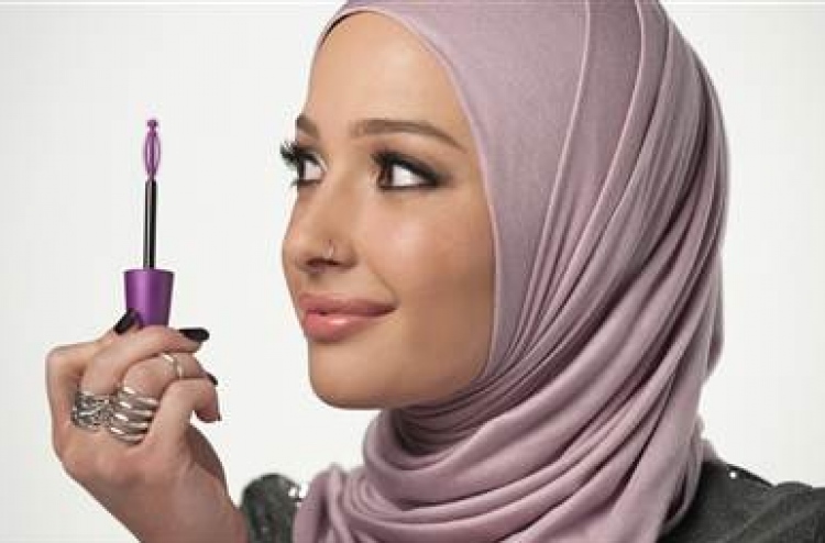 ކަވަގާލްގެ ބުރުގާ އެޅި ފުރަތަމަ އެމްބެސެޑަރު