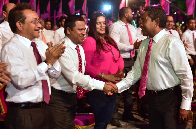 އަސްލު ސައިޒް ފެންނަން އަދި ގާތް ވެސް ނުވޭ!