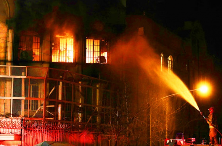 ސައުދީ އެމްބަސީ ރޯކޮށްލި މީހުން ޖަލަށްލައިފި