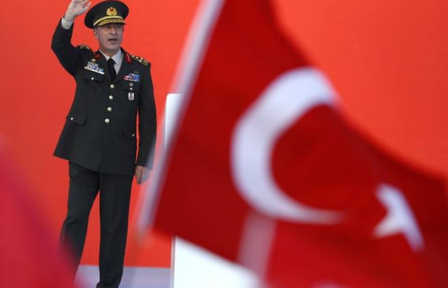 ތުރުކީ ވިލާތުގެ އަސްކަރިއްޔާގެ ވެރިޔާ ހުލުސީ އަކާރް. ފޮޓޯ ރޮއިޓާސް