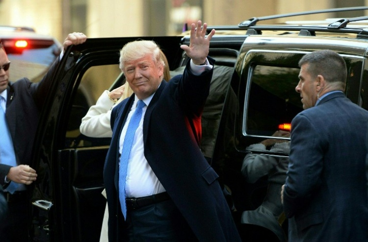 ޑޮނާލްޑް ޓްރަމްޕް އަނެއްކާ ވެސް މުއްސަނދި ވަނީ