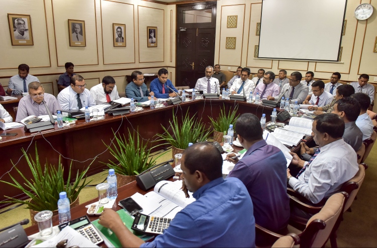 ރައީސްގެ ފެކްޝަނުން ކޮމެޓީތަކުގެ ކޮންޓްރޯލް ނަގައިފި