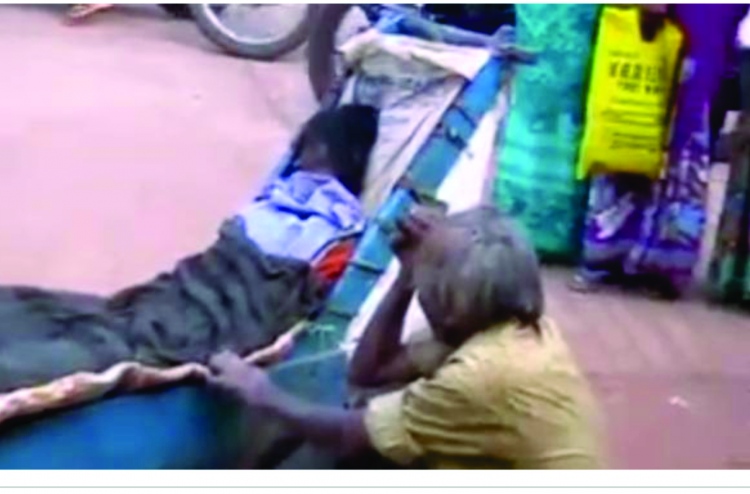 އަނބިމީހާގެ ގަބުރާ އެކު މަގުމަތީ އެއް ދުވަސް