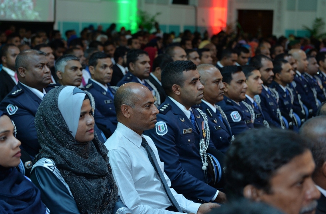 މާލެ: ނޮވެމްބަރު 10، 2016: މި އަހަރުގެ ޖުމްހޫރީ ދުވަހުގެ މުނާސަބަތުގައި ބޭއްވި ރަސްމީ ޖަލްސާގައި ބައިވެރިވެވަޑައިގެންނެވި ބައެއް ބޭފުޅުން.---ފޮޓޯ: ރައީސް އޮފީސް