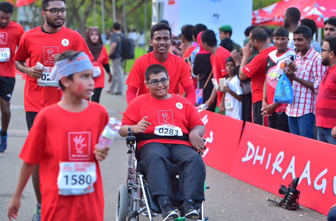 ހުޅުމާލެ: ނޮވެމްބަރު 11، 2016- ކޮންމެ އަހަރަކު ދިރާގުން ބާއްވާ ރޯޑް ރޭހުގެ ތެރެއިން: މި ފަހަރު ގާތްގަނޑަކަށް 3،000 މީހުން މި އިވެންޓުގައި ދުވި.---ފޮޓޯ: މުހައްމަދު ޝަރުހާން/މިހާރު