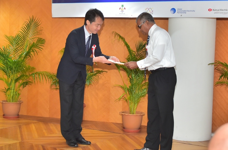 ދިއްފުށީ ސޯލާ ޕަވަ ސިސްޓަމް ސްޓެލްކޯއާ ހަވާލުކޮށްފި