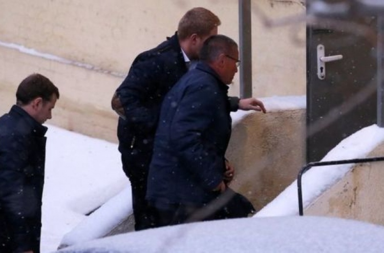 ރަޝިޔާގެ ވަޒީރަކަށް ދެ މިލިއަން ޑޮލަރުގެ ރިޝްވަތެއް