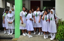 Students from a school in Malé City, the capital of Maldives -- Photo: Mihaaru
