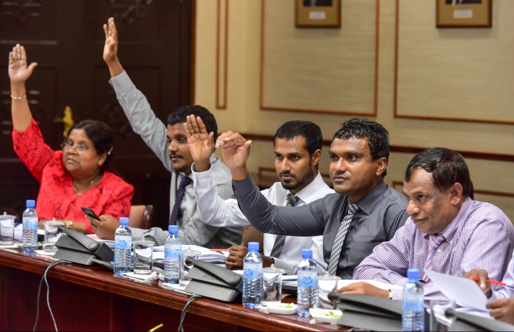 ފަހަތަށް ނުޖެހޭނަން، ގޮނޑި ގެއްލުނަސް ހެޔޮ: އަބްދުﷲ