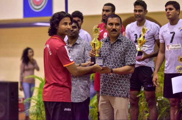 "ސިފައިންގެ ޓީމުގެ ތަފާތަކީ ޓީމެއްގެ ގޮތުގައި ކުޅުން"