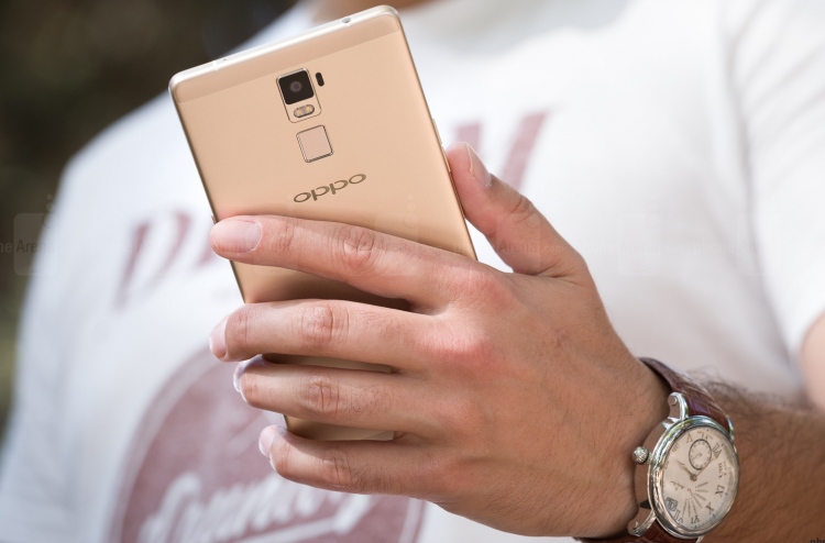 ނޯޓް 7 އެނދިޔަސް އެޕަލް އާއި ގޫގުލް އަށް މޮޅެއްނުވި