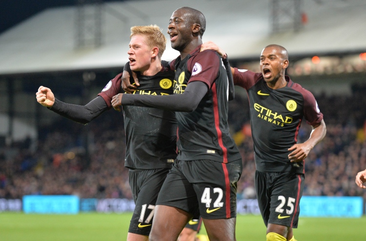 ޓޫރޭ އެނބުރި އައިސް ސިޓީ މޮޅުކޮށްދީފި