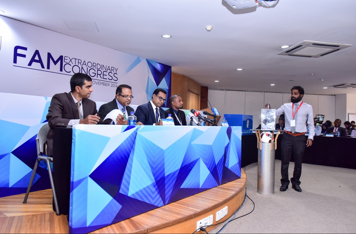 މާލެ: ނޮވެމްބަރު 20، 2016- އެފްއޭއެމްގެ އިންތިހާބީ ކޮންގްރެސްގައި އެތަނުގެ އިލެކްޓޯރިއަލް ކޮމިޓީގެ މެމްބަރުން ބައިވެރިވަނީ.---ފޮޓޯ: ނިޝާން އަލީ/މިހާރު