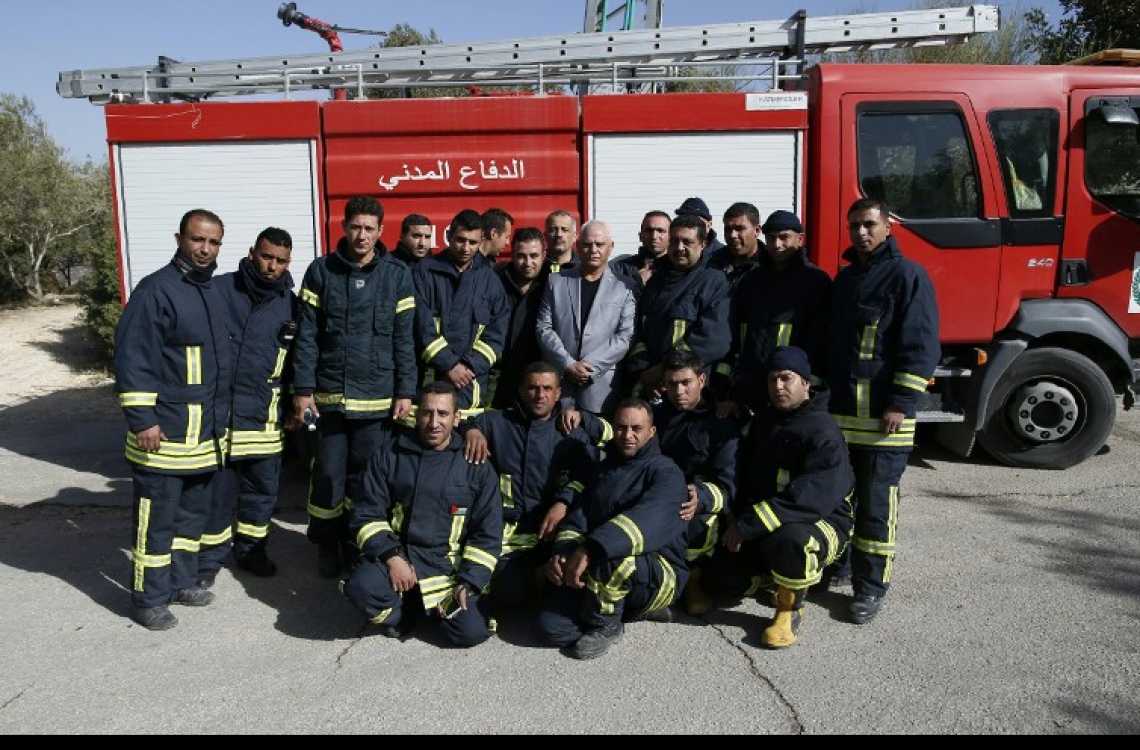 ގުދުސްއާ ކައިރީގައި އޮންނަ ނަތާފުގައި ފަލަސްތީނުގެ އަލިފާން ނިއްވާ ޓީމު ފޮޓޯއަކަށް ހުއްޓިގެން. --ފޮޓޯ:އޭއެފްޕީ