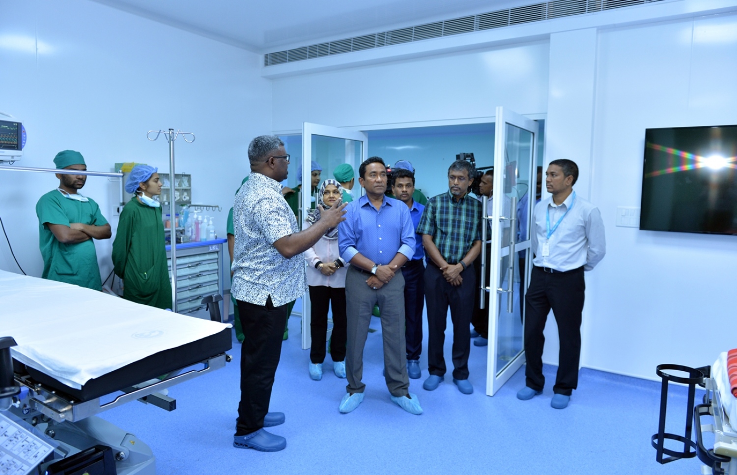 އައިޖީއެމްއެޗްގައި ތައާރަފުކުރި ބައެއް އާ ހިދުމަތްތަކާ ގުޅޭ މައުލޫމާތު ރައީސް ޔާމީނަށް މިރޭ އަރުވަނީ.---ފޮޓޯ: ރައީސް އޮފީސް