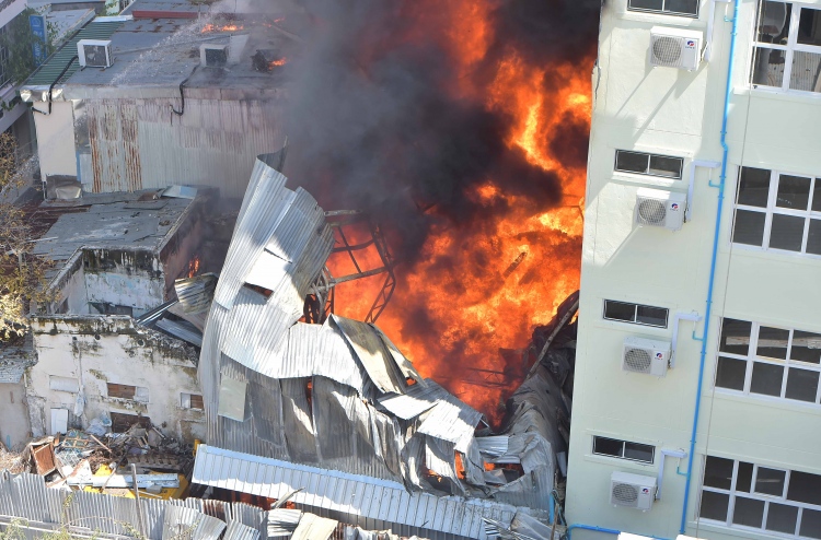 އަނިޔާވި ސިފައިންގެ މީހާ ރާއްޖޭން ބޭރަށް ގެންދަނީ