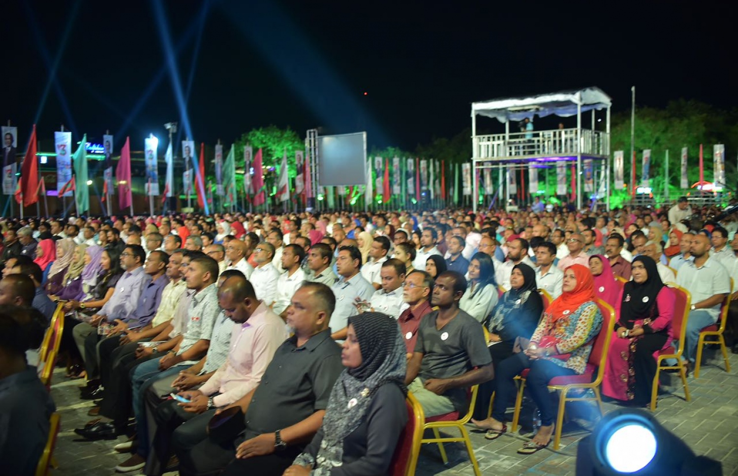 "ހަބޭސް ތިނެއް" ނަމުގައި ސަރުކާރުން ބޭއްވި ޖަލްސާގެ ބައެއް ބައިވެރިން. ފޮޓޯ: މުހައްމަދު ޝަރުހާން/ މިހާރު