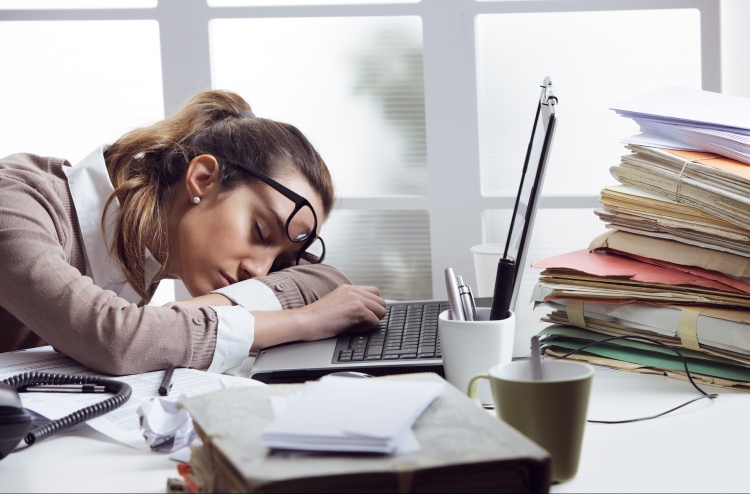 ނިދި މަދު ޒުވާނުން ނުރައްކާތެރި ކަންކަމަށް ހިތްޖެހޭ