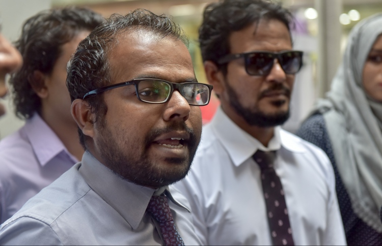 ފިޔާޒަށް ހުކުމް ކުރުން ފަސްކޮށްފި