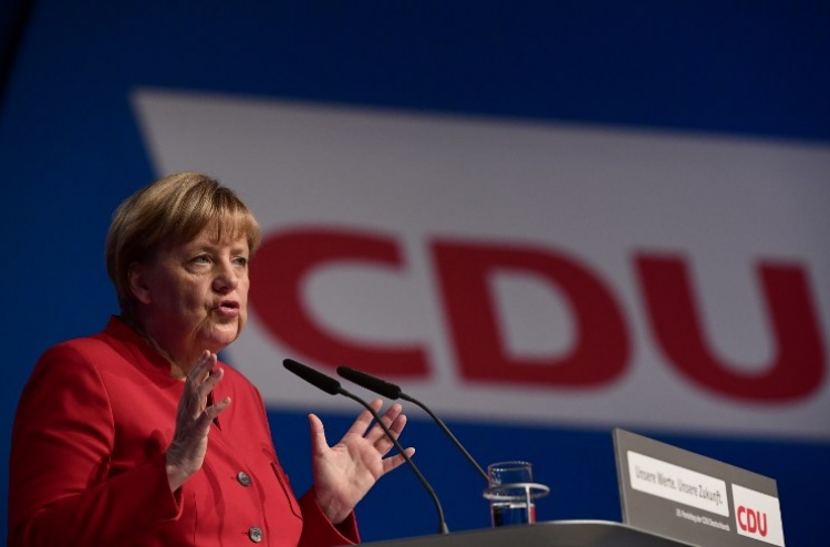 ޖަރުމަނުގައި މޫނު ބުރުގާ އެޅުން މަނާކުރަން މާކެލް ގޮވާލައްވައިފި