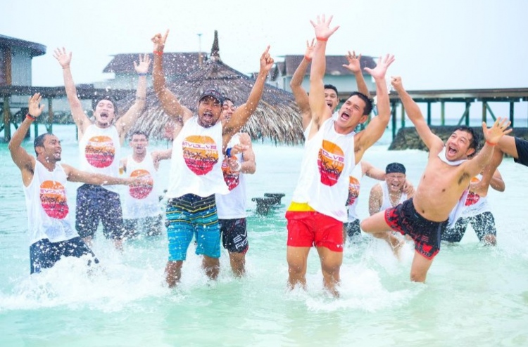 100 މުވަައްޒަފުން ގޮވައިގެން ޗުއްޓީ އަށް ރާއްޖެއަށް!