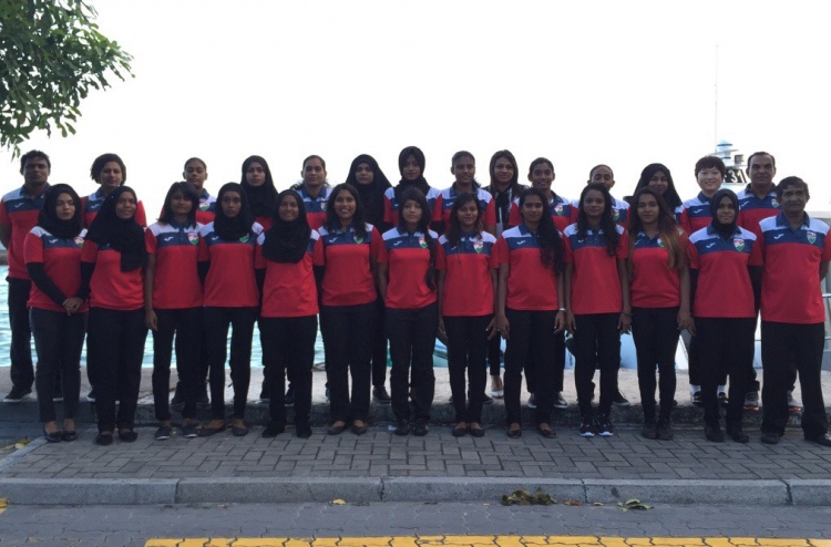 ސާފް އަށް ތައްޔާރުވާން އަންހެން ޓީމު ޔޫއޭއީ އަށް