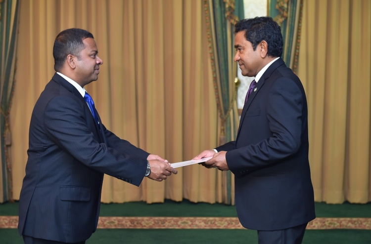 ސަފީރު ކަމާ ހަވާލުވާން މުންދު ލަންކާ އަށް