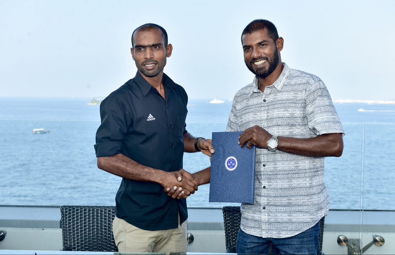 އިމްރާން (ކ) އާއި ނިއުގެ ޖެނެރަލް ސެކްރެޓަރީ ޓެޑްއާ އެކު. -- ފޮޓޯ: ނިޝާން އަލީ/ މިހާރު