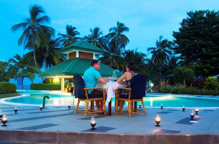 އީކުއޭޓަ ވިލެޖް މުޅިން އާ ބަދަލުތަކެއްގެ ތެރެއަށް