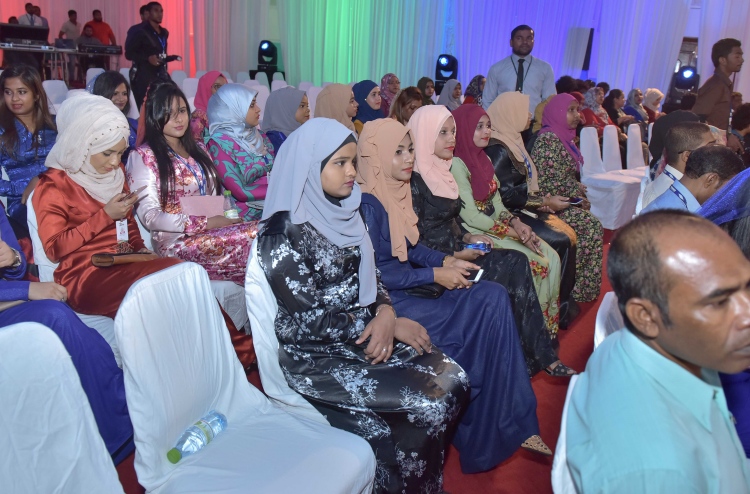 އިއުލާން ނުކޮށް ފެނަކައަށް 105 މުވައްޒަފުން ވެއްދި