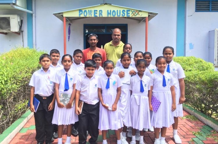 އިނގިރޭސި މާއްދާ އަށް މޮޅީ ސިޓީތަކުގެ ދަރިވަރުން