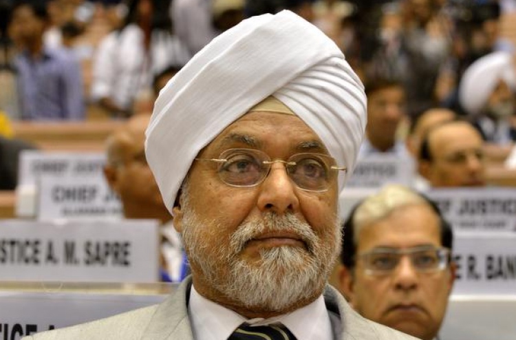 އިންޑިއާގެ އުއްތަމަ ފަނޑިޔާރަކަށް ސިކުންގެ މީހެއް