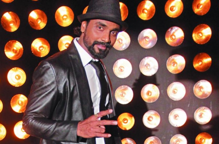 މައިކަލް ޖެކްސަންގެ ބައޮޕިކް ފެށޭތޯ ރޭމޯ މަސައްކަތް ފަށައިފި