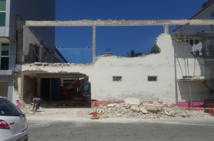 މާފަންނު ސްކޫލްގެ ބާ އިމާރާތް ތަޅާލައި ޖާގަ ބޮޑުކުރަނީ