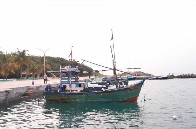 މަކުނުދޫ ބޭރުން ފެނުނު ބޯޓުގެ މީހުން މާލެ ގެނެސްފި