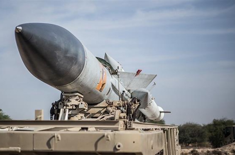 އީރާނުން އަސްކަރީ ހޭދަ އިތުރުކޮށް ބާރު ގަދަކުރަނީ