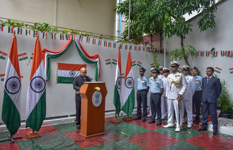 އިންޑިޔާގައި ވިސާ ނުލިބި، އާއިލާތައް އެނބުރި އަންނަނީ