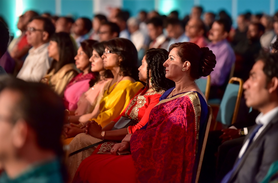 މާލެ: ޖެނުއަރީ 27، 2017: އިންޑިއާގެ ޖުމްހޫރީ ދުވަސް ފާހަގަކުރަން ބޭއްވި ހަފްލާގައި ރާއްޖޭގައި ދިރިއުޅޭ އިންޑިއާގެ ގިނަ ބަޔަކު ބައިވެރިވަނީ.-- ފޮޓޯ: ނިޝާން އަލީ/ މިހާރު