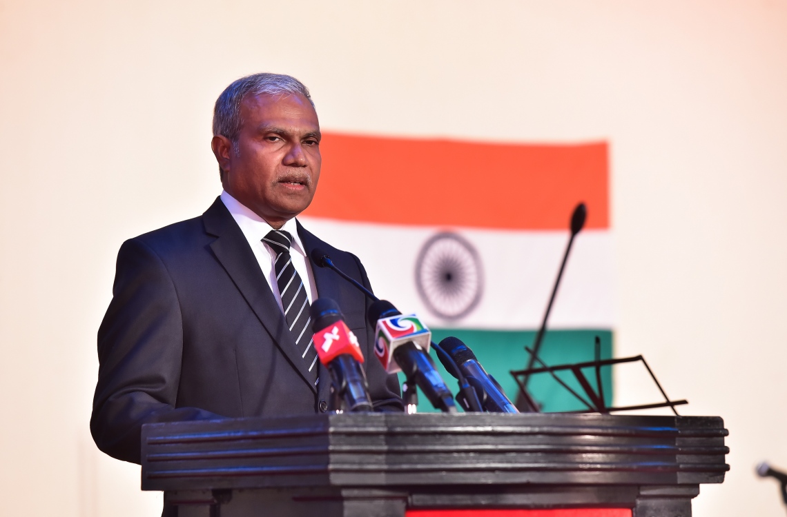 މާލެ: ޖެނުއަރީ 27، 2017: އިންޑިއާގެ ޖުމްހޫރީ ދުވަސް ފާހަގަކުރަން ބޭއްވި ހަފްލާގައި ފޮރިން މިނިސްޓަރު މުހައްމަދު އާސިމް ވާހަކަ ދައްކަވަނީ.-- ފޮޓޯ: ނިޝާން އަލީ/ މިހާރު