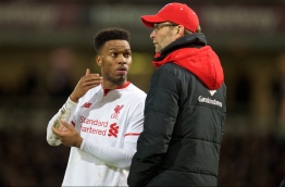 LONDON, ENGLAND - Tuesday, February 9, 2016: Liverpool's manager Jergen Klopp and substitute Daniel Sturridge during the FA Cup 4th Round Replay match against West Ham United at Upton Park. PHOTO: DAVID RAWCLIFFE/ PROPAGANDA