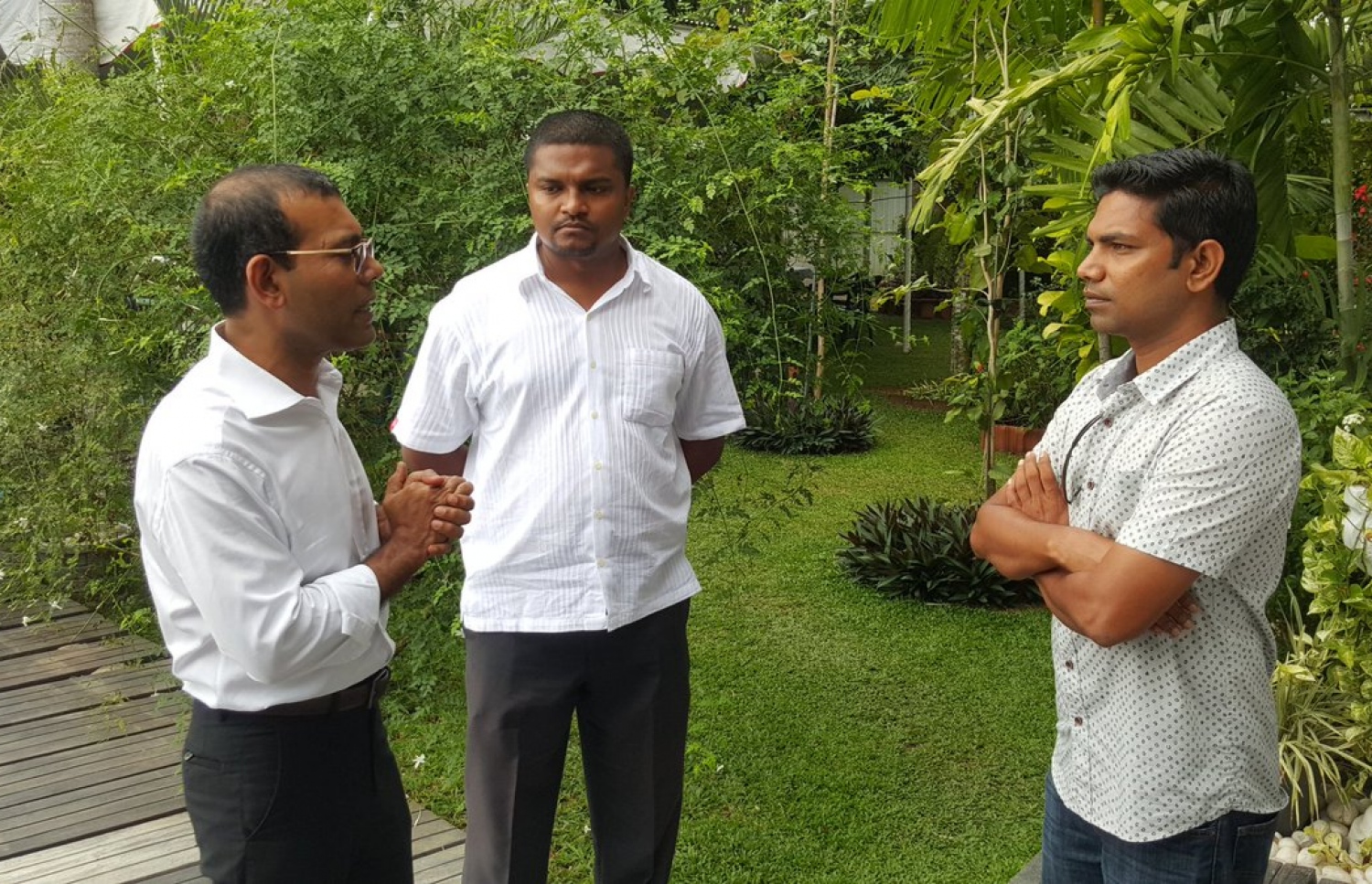 ކުރީގެ ރައީސް މުހައްމަދު ނަޝީދު (ވ) މި އަހަރު ކުރީކޮޅު ލަންކާ އަށް ވަޑައިގެން އެމްޑީޕީގެ އިސް ބޭފުޅުންނާ ބައްދަލު ކުރައްވަނީ. -- ފޮޓޯ: އެމްޑީޕީ