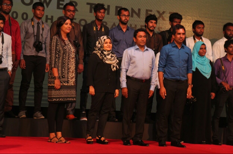 އެކި ދާއިރާތަކުގެ ކޯޑިންއަށް 1000 މީހުން އުފައްދަނީ