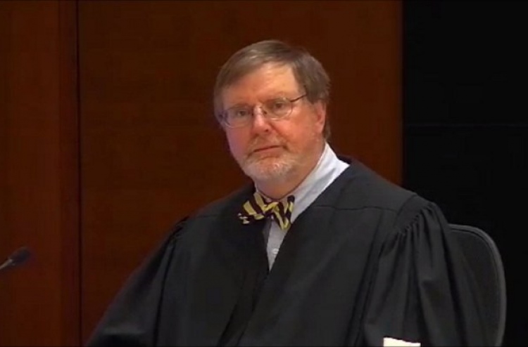 ގޯހެއް ވެއްޖެ ނަމަ ޒިންމާ ނަގަން ޖެހޭނީ ފަނޑިޔާރު: ޓްރަމްޕް