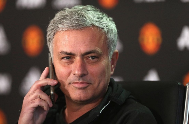 ކުރިން ރޯން ތިބީ، މި ފަހަރު ތިބީ އުފަލުން: މޮރީނިއޯ