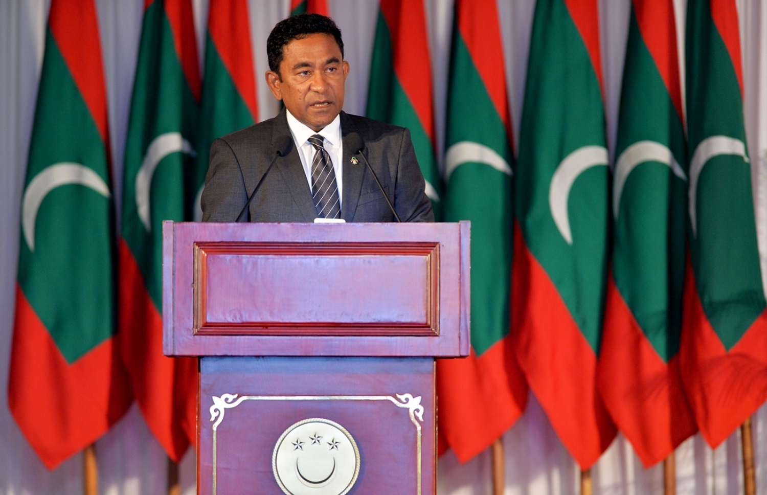 މި އަހަރުގެ ރިޔާސީ ބަޔާން އިއްވުމަށް މިދިޔަ ހޯމަ ދުވަހު ދަރުބާރުގޭގައި ބޭއްވި ޖަލްސާގައި ރައީސް ޔާމީން ރިޔާސީ ބަޔާން އިއްވަވަނީ. -- ފޮޓޯ: ރައީސް އޮފީސް