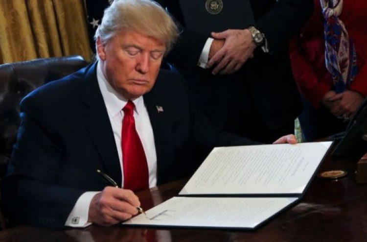 އެމެރިކާގެ ޓެކް ކުންފުނިތައް ވެސް ޓްރަމްޕާ ދެކޮޅަށް