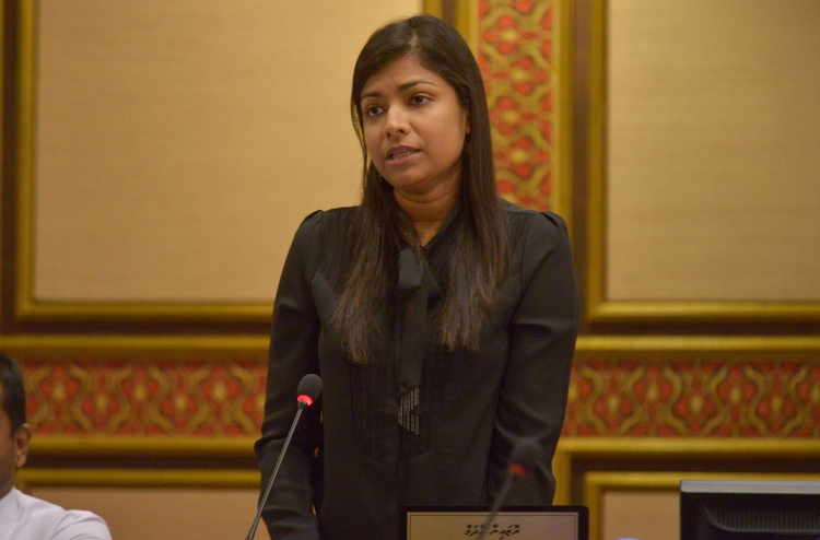 ސަރުކާރުން އުޅެނީ ކުށްވެރިން ލީޑަރުންނަށް ހަދަން