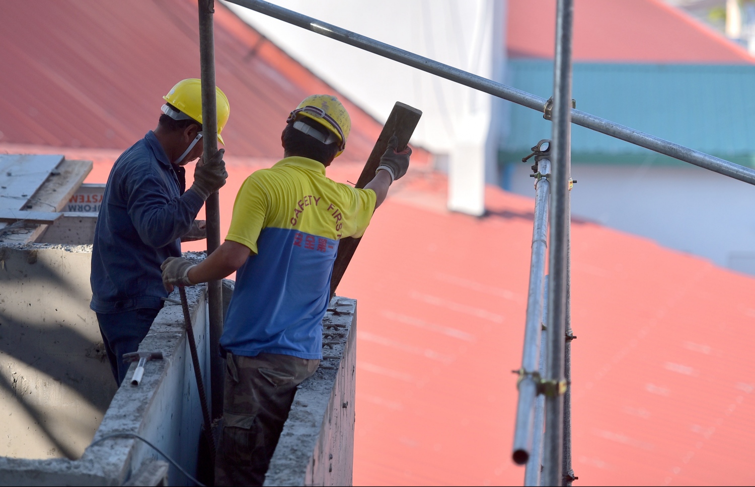 ބަޔަކު މަސައްކަތުގައި: މުވައްޒަފުންގެ ހައްގުތައް ހިމާޔަތްކުރަން ޖެހޭ -- ފޮޓޯ/މިހާރު