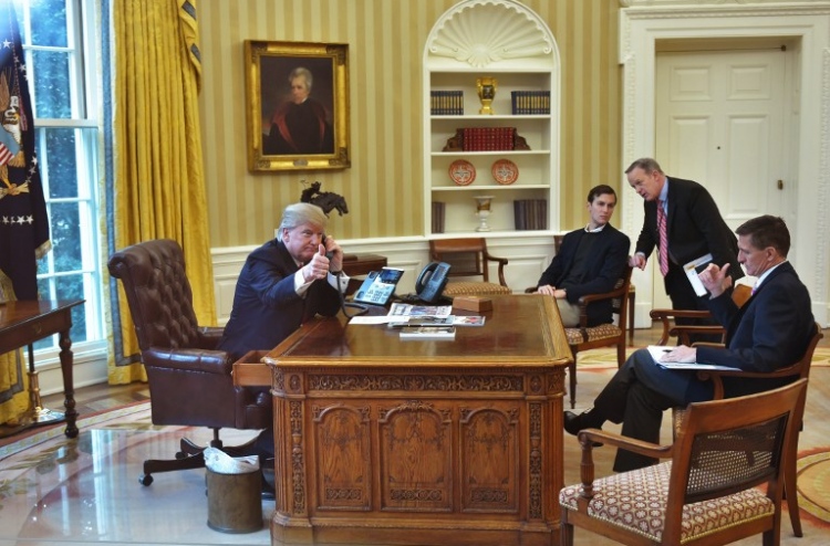 މުސްލިމުން މަނާކުރި މައްސަލާގައި ކޯޓުން ސުވާލު އުފައްދައިފި