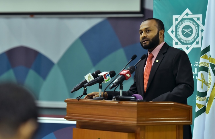 ތިން ސަރަހައްދެއްގައި އައިޔޫއެމްގެ ކެމްޕަސް އަޅަނީ